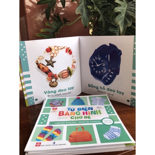 Sách - Từ điển bằng hình cho bé Trang phục và phụ kiện - Clothes and Accessories - dành cho trẻ từ 0-6 tuổi