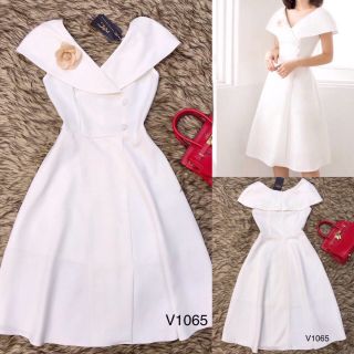 Đầm trắng tinh khôi