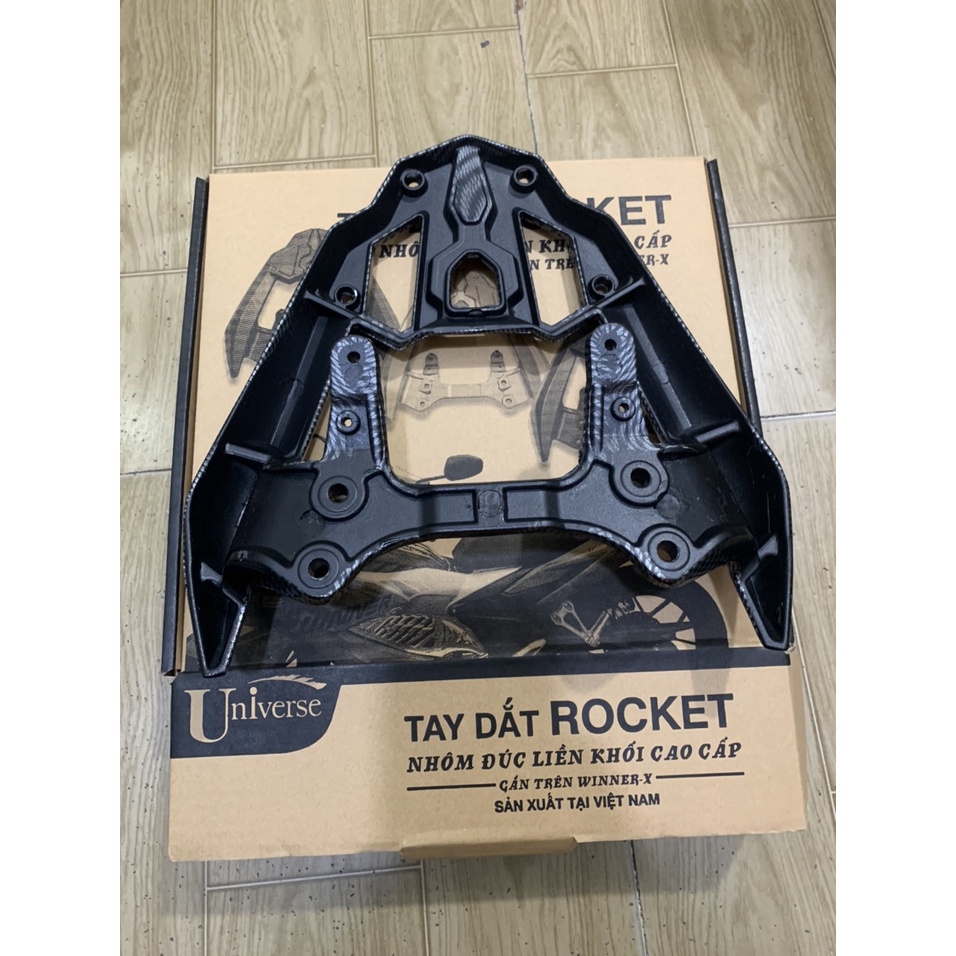 Cảng sau xe winner X kiểu rocket màu cacbon ( chất liệu nhôm đúc )