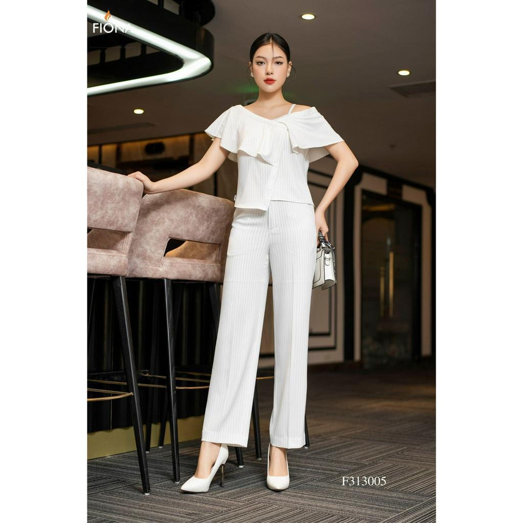 Set bộ nữ FIONA áo sơ mi kẻ lệch vai và quần kẻ dáng suông set bộ màu trắng classic trẻ trung F513007