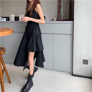 Váy hai dây lệch tà màu đen