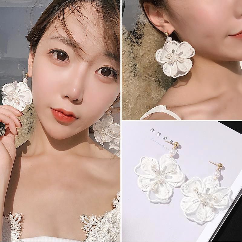 Bông Khuyên Tai Hoa Vải Trắng Kết Hạt Nữ Tính !
