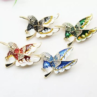 Ghim cài áo hình chim ruồi