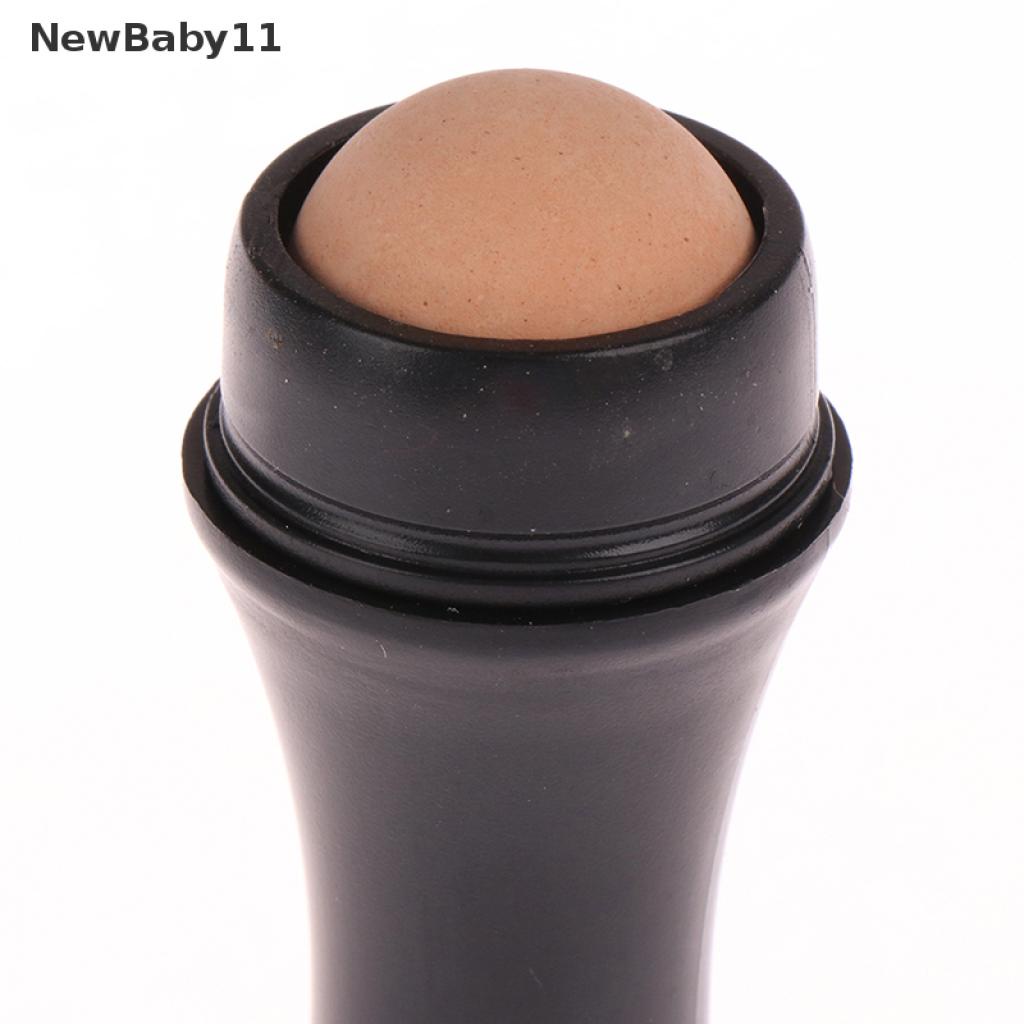 1 Cây Lăn Đá Núi Lửa Hấp Thụ Dầu Trên Da Mặt