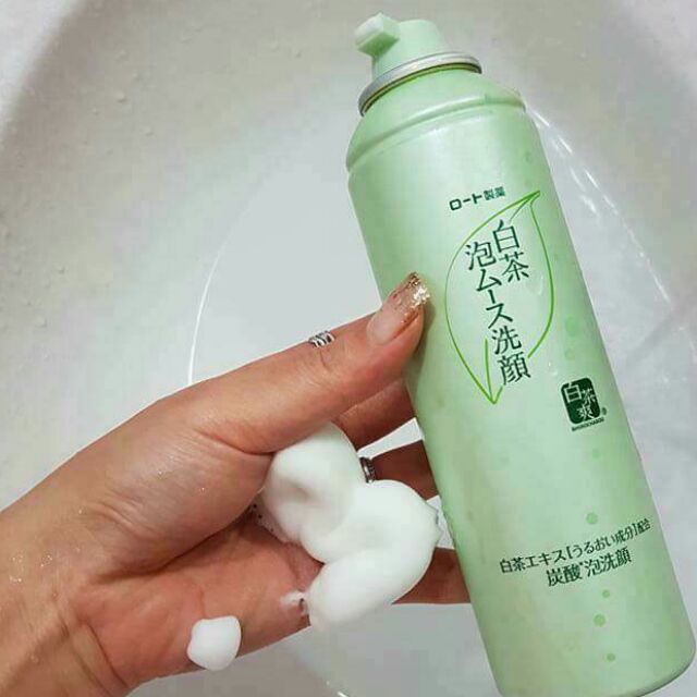 Sữa rửa mặt trà xanh tạo bọt sẵn
