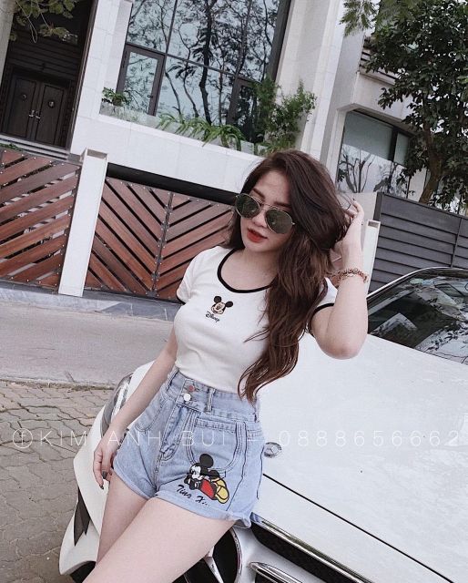Áo croptop tay ngắn viền cổ phối micky