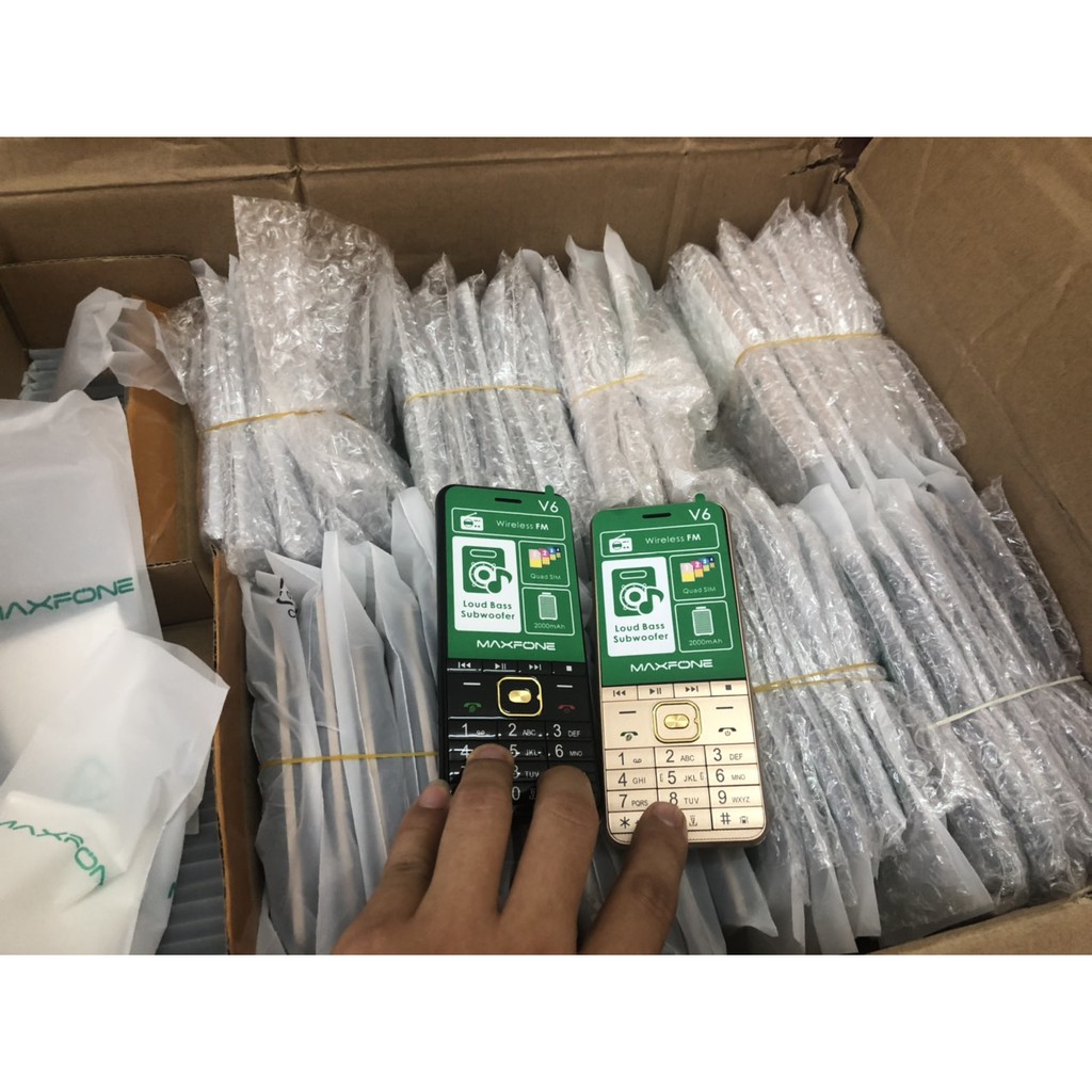 Điện Thoại bốn Sim V6 Pin Khủng Loa To Màn Hình 2.8Inch Có Rung