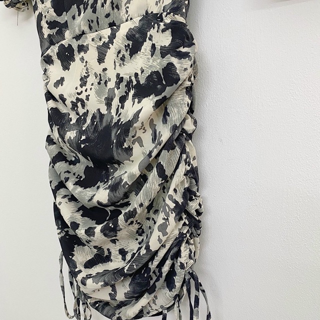 Đầm TRUELOVE DRESS thiết kế độc lạ rằn ri chất liệu voan lụa đạn kèm lót co giãn form chuẩn ôm body