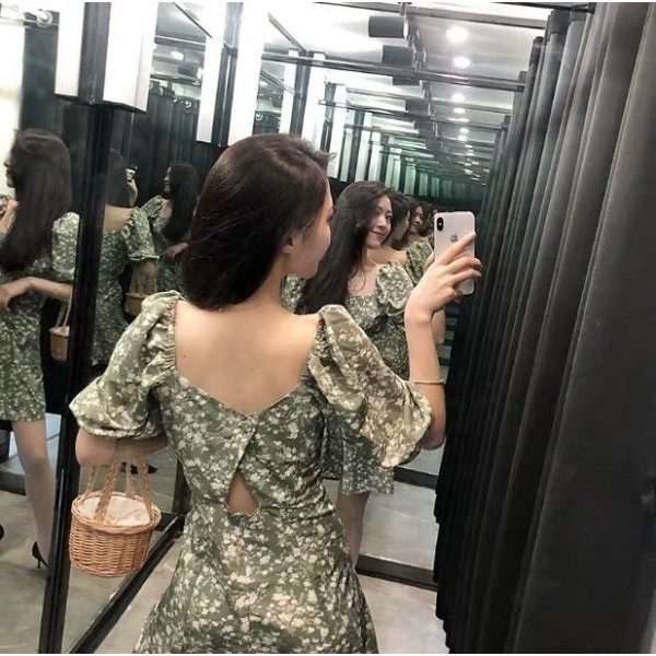 Váy đầm nữ hoa nhí cổ vuông tay lỡ hở lưng điệu đà thích hợp sống ảo | BigBuy360 - bigbuy360.vn