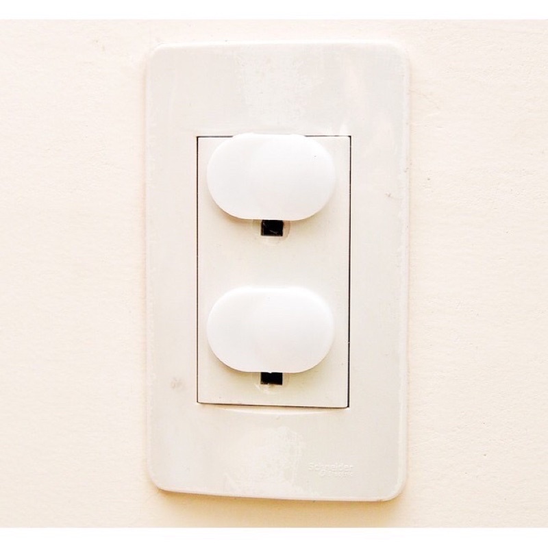 1 Cái nút bịt ổ điện an toàn cho bé