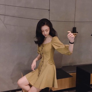 Váy cổ vuông tay phồng