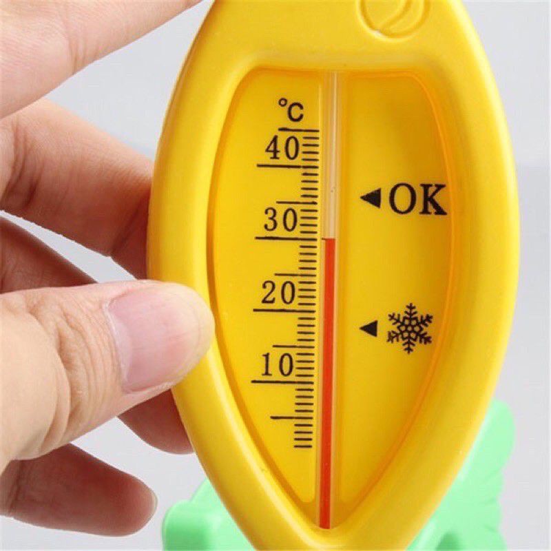 nhiệt kế hình cá chuyên dùng đo nhiệt độ nước tắm cho bé