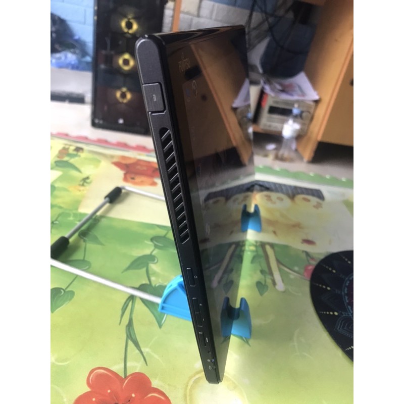 Laptop 2 trong 1 Fujitsu Stylistic Q704 đã qua sử dụng | BigBuy360 - bigbuy360.vn