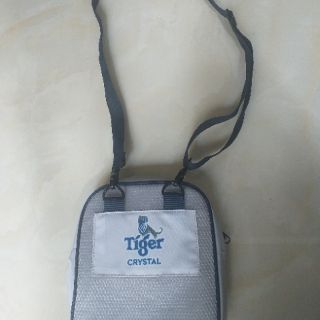 Túi đeo chéo tiger crystal