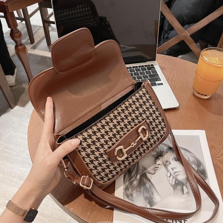 TÚI GUXI ZICZAC KHOÁ NGANG CHO NỮ