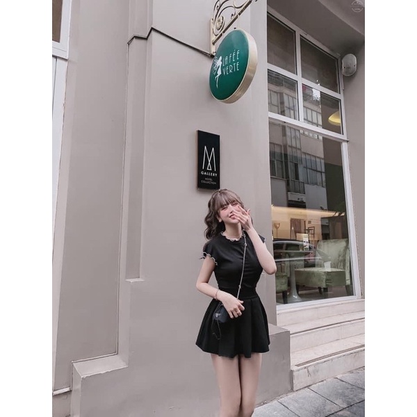 áo đen cổ lọ