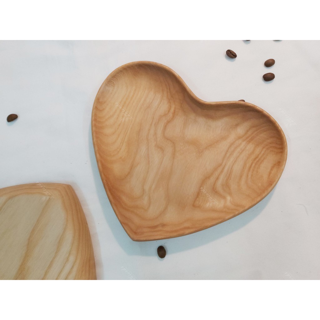 Khay trái tim bằng gỗ tần bì nguyên khối không sơn, hàng Việt Nam sản xuất