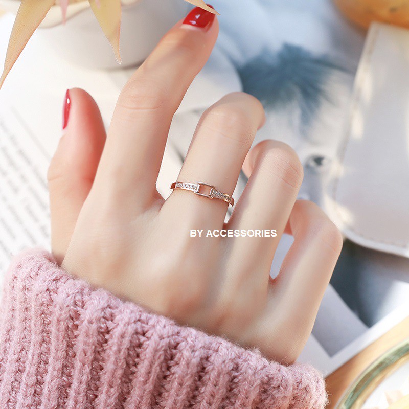 Nhẫn titan chữ nhật rỗng viền đá không gỉ WR200303