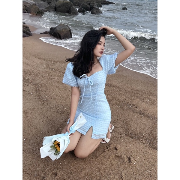 Đầm body nữ tay ngắn phồng cổ vuông màu xanh biển phối chuỗi nổi xinh xắn - Byveestyle