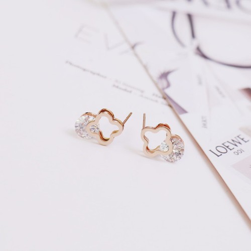 Bông Tai Cỏ 4 Lá Kẹp 1 Viên Đá Nhân Tạo Titan Ko Đen TT 3300