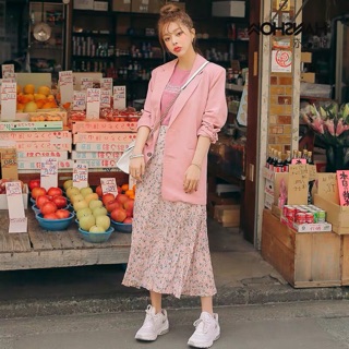 Set áo phông hồng chân váy hoa