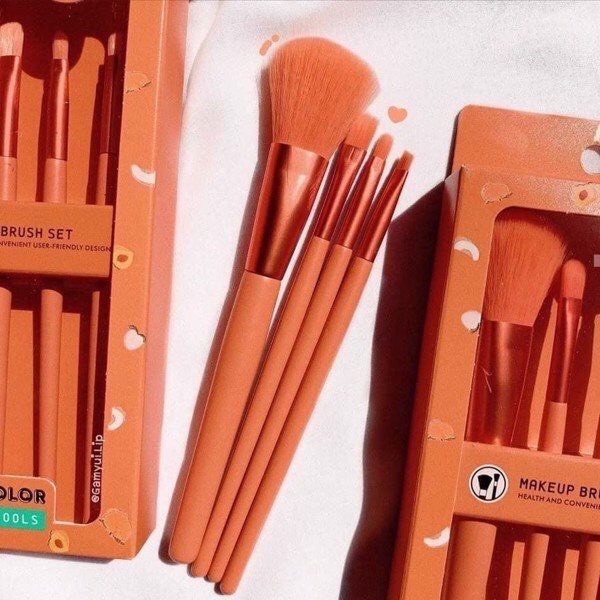 Bộ Trang Điểm Wowshop93, Set Tết xinh gồm 10 món makeup vô cùng dễ thương, nhìn là mê ngay.Bộ này Tone màu cam đào. | BigBuy360 - bigbuy360.vn