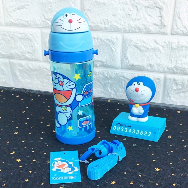 BÌNH NƯỚC CÓ DÂY ĐEO DOREMON DORAEMON