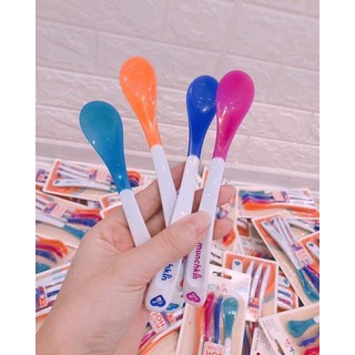 Set 4 Thìa báo nóng Munchkin từ 4 tháng