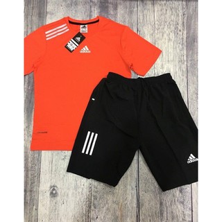 01 bộ addidas trơn .