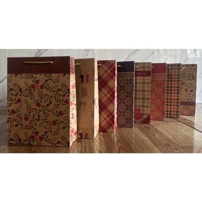 Combo 20 túi giấy đựng quà kraft có quai đủ size (giao màu ngẫu nhiên)