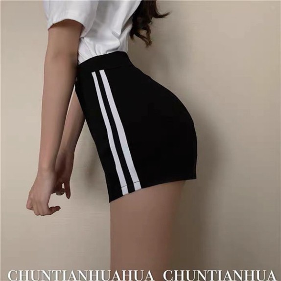 Quần Short đen sọc trắng - 62325 siêu trendy