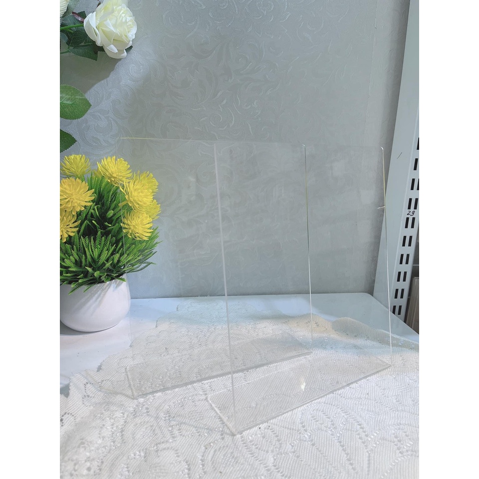 Khung móng vuông, bảng màu nail, bảng màu lẻ kèm móng và chân.