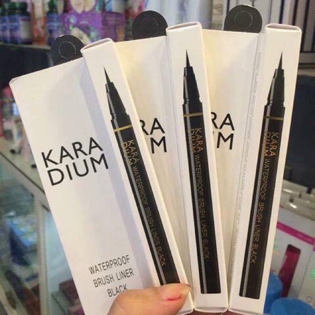 Bút dạ kẻ mắt Karadium Waterproof Brush Liner Black