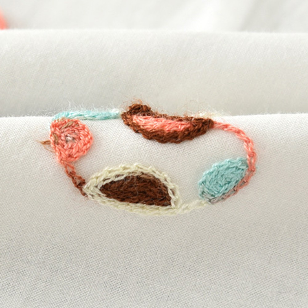 Bộ Đồ Ngủ Tay Dài Thêu Hoa Dễ Thương