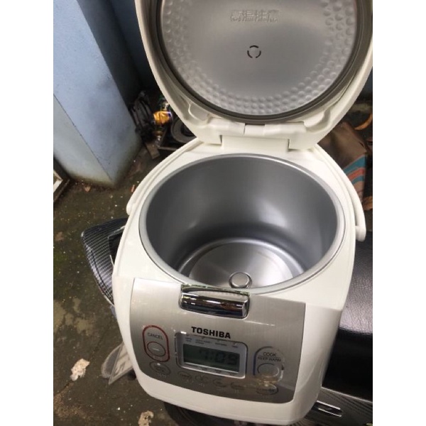 Nồi cơm điện tử Toshiba 1.8 lít RC-18NMFVN mới 💯  BH  12 Tháng