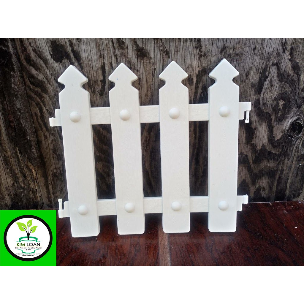 (1 tấm) Hàng rào nhựa chóp mũi tên hoa văn giả gỗ 30 x 30 x 1 cm