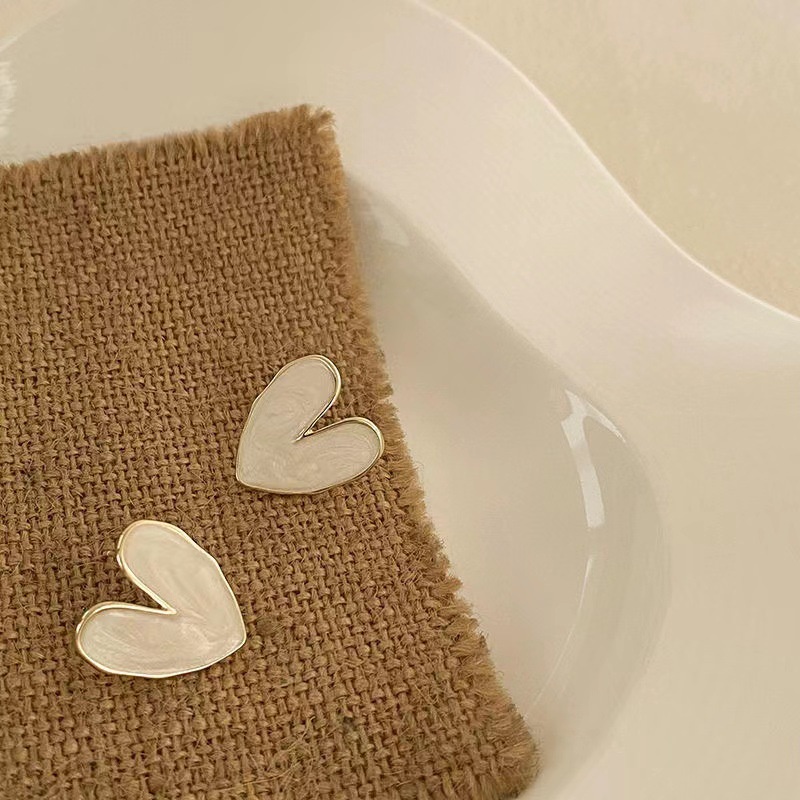 Hoa Tai Hình Trái Tim Màu Trắng Phong Cách Vintage Thời Trang Cho Nữ