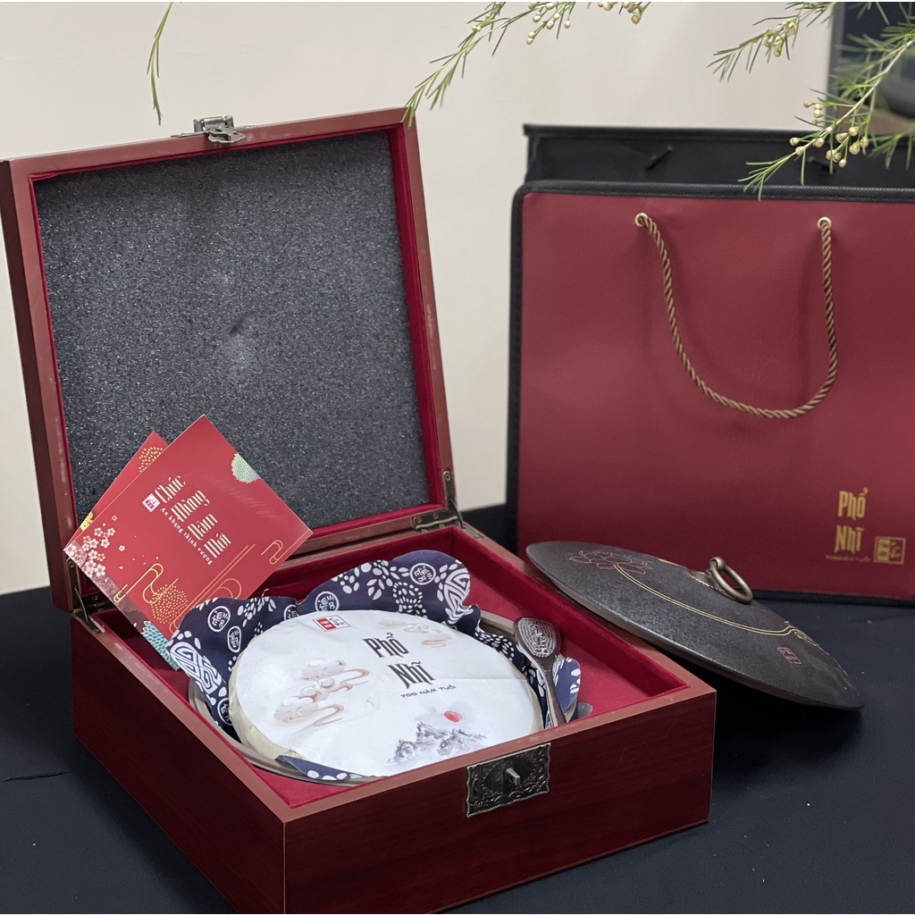 Trà Phổ Nhĩ 700 năm nén dạng bánh - Cảm vị trà