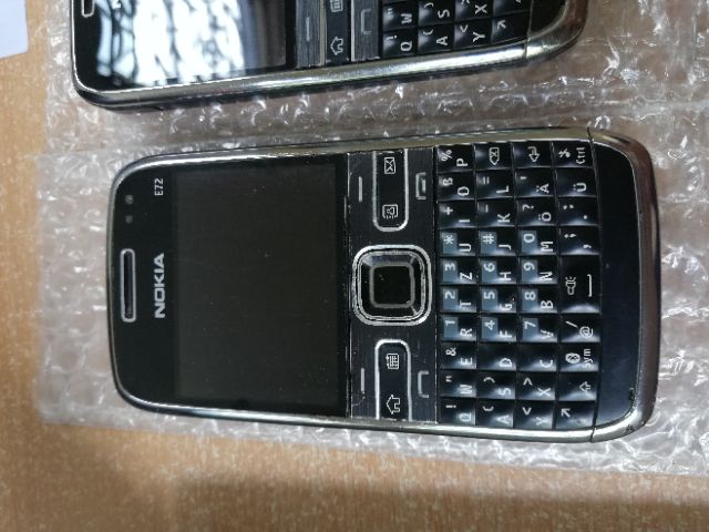 Điện thoại Nokia E72 màu đen xách tay Phần Lan nguyên bản