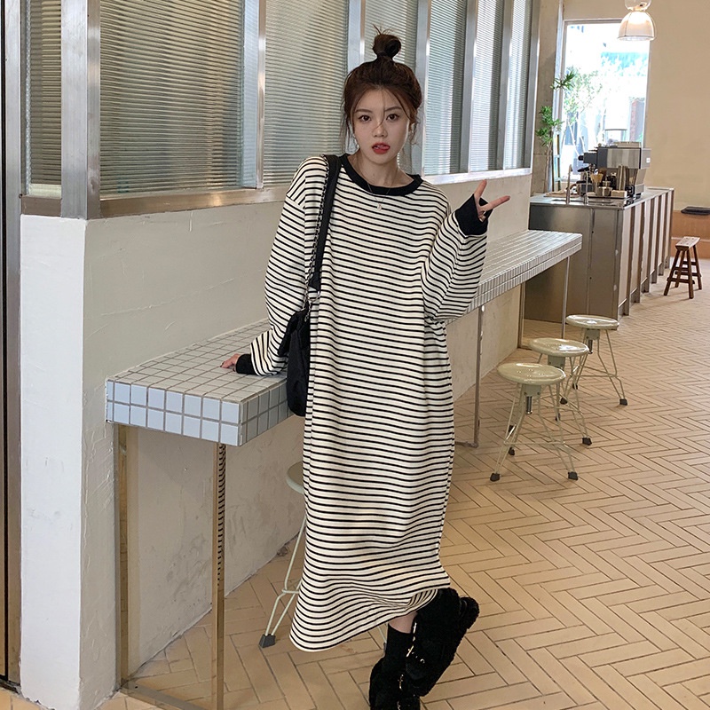 Đầm dài IELGY tay dài kẻ sọc xẻ tà thời trang Hàn Quốc cho nữ