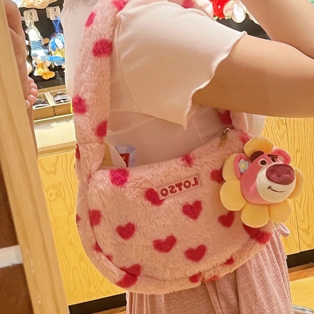 Túi Xách Lông Xù Màu Sắc Tương Phản Họa Tiết Gấu Dâu Tây Đáng Yêu