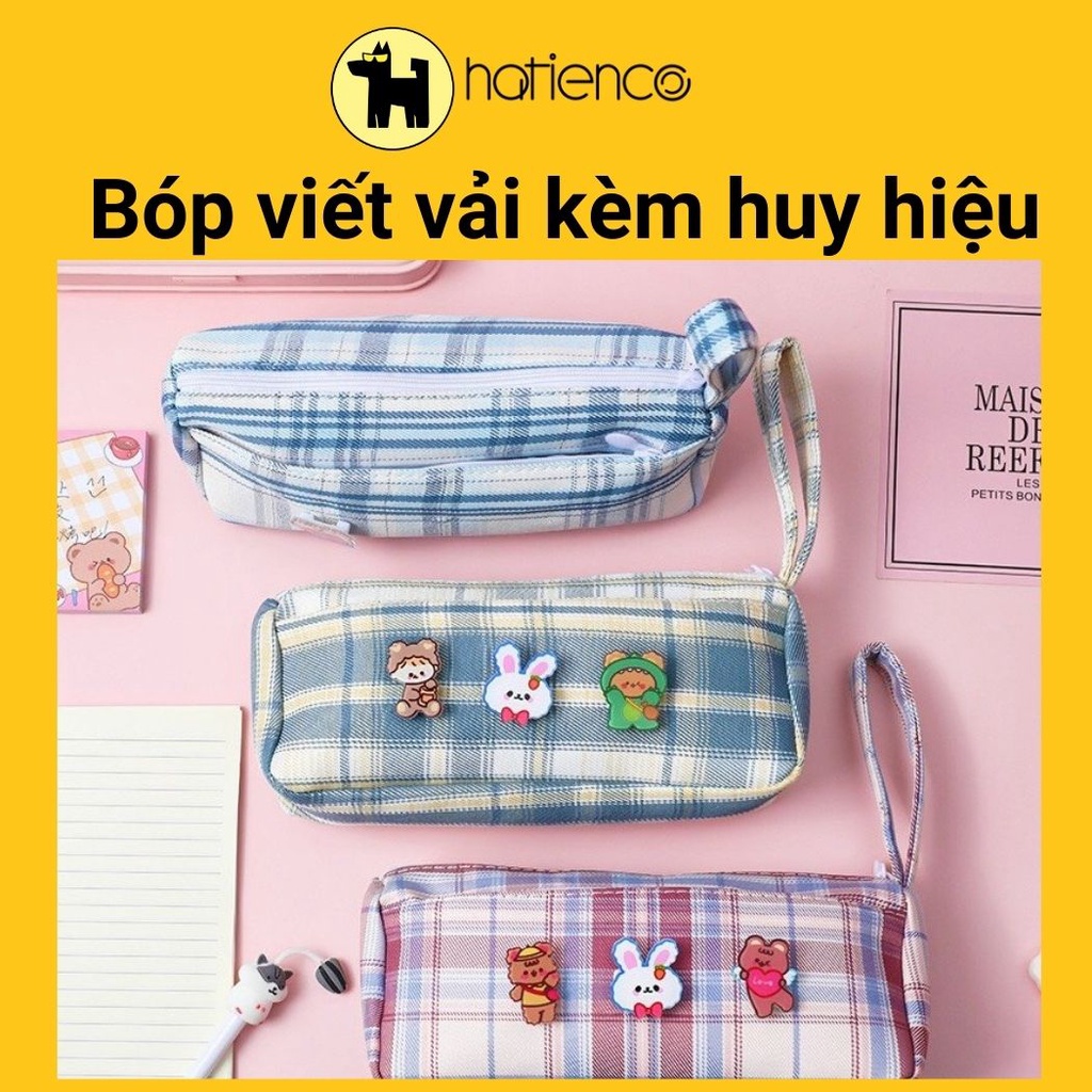 Bóp viết, hộp bút vải caro kèm huy hiệu dễ thương