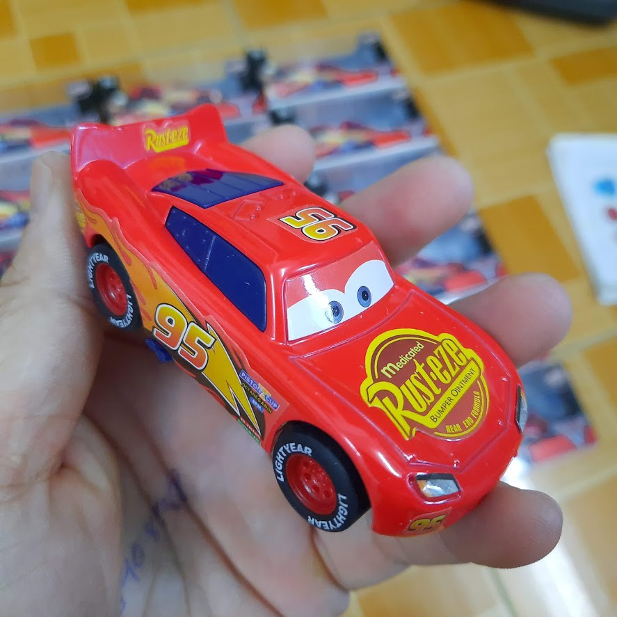 Bộ xe ô tô tải Lightning Mc Queen Disney Pixar Cars Số 95 và xe con