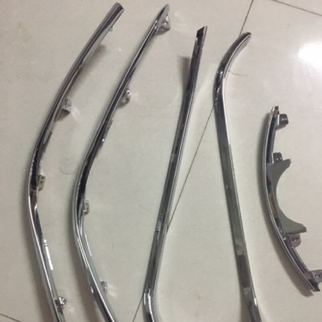 Nẹp viền khung nhôm xe điện vespa