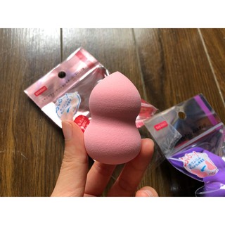 Mút trang điểm DAISO