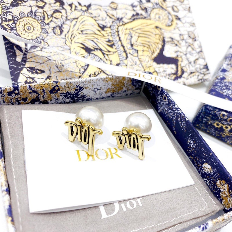 Khuyên tai đính đá  siêu sang chảnh