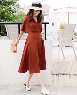 Váy Cổ V  Tay Xoè