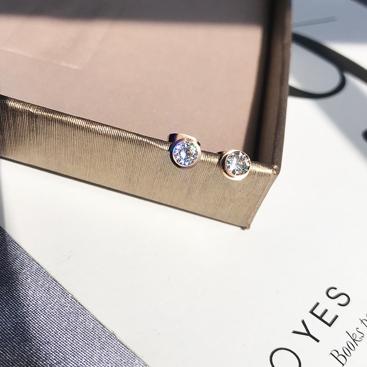 Khuyên tai tròn nhỏ đính đá zircon siêu sáng bằng thép titan màu vàng hồng 18K không gây dị ứng phong cách Hàn Quốc