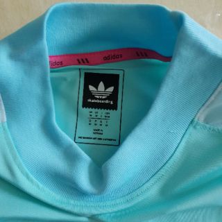Áo croptop Adidas