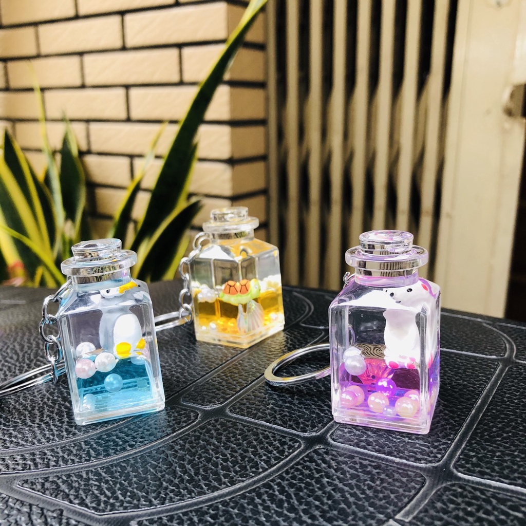 Móc khóa nước kim tuyến dễ thương DTOnline (ngẫu nhiên)